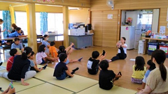 北井上学童保育クラブのダンスアウトリーチの様子