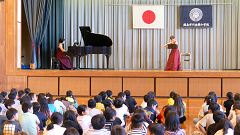 川内南小学校の音楽アウトリーチの様子
