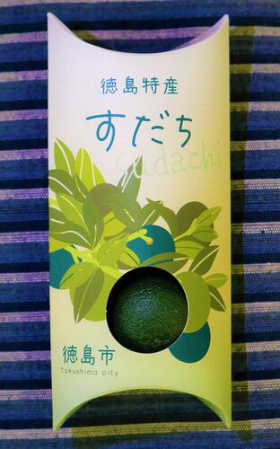 すだちパッケージの表面
